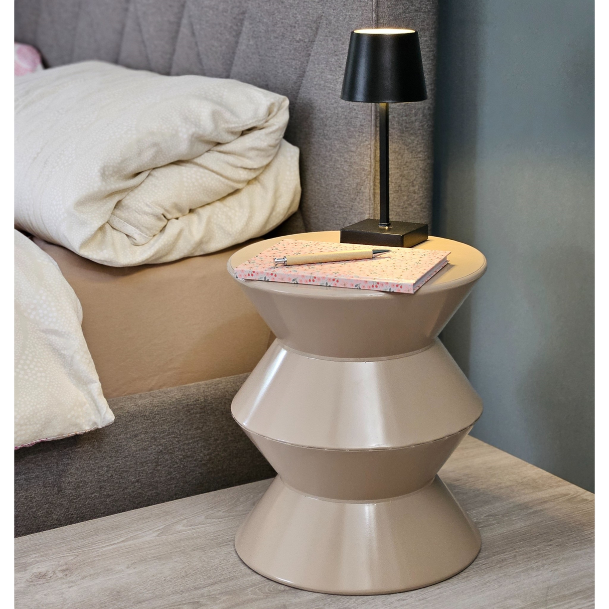 Couchtisch Beistelltisch beige 37x30 Retro Metalltisch rund kleiner Tisch Pflanztisch