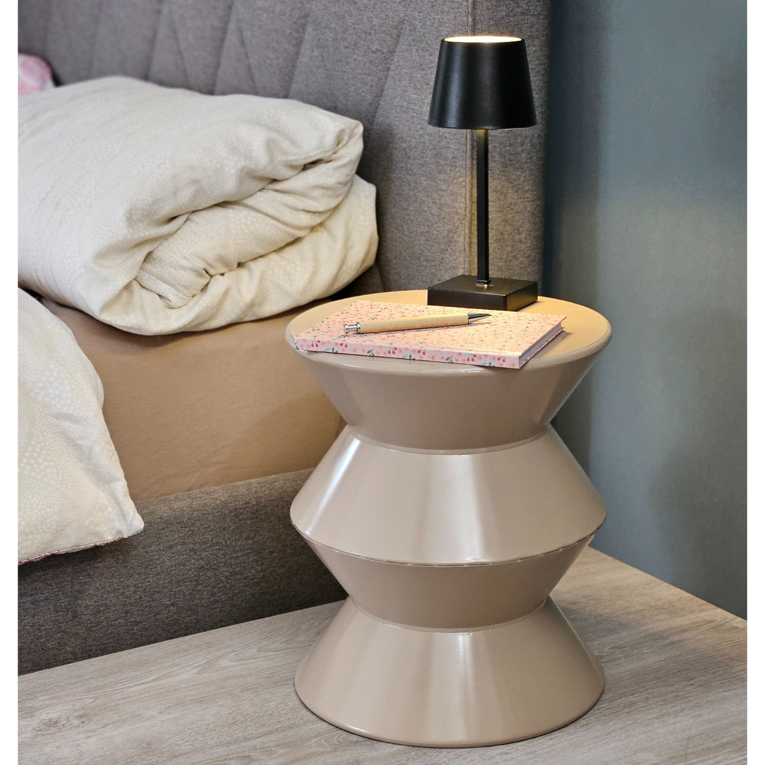 Couchtisch Beistelltisch beige 37x30 Retro Metalltisch rund kleiner Tisch Pflanztisch