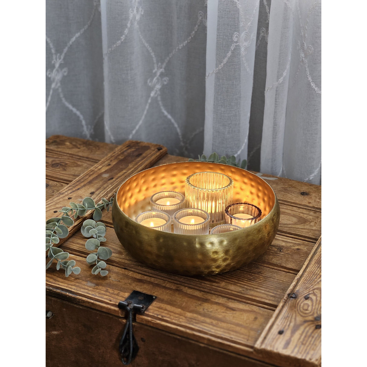 Metal decorative bowl, round metal bowl, hammered, gold, 24 cm