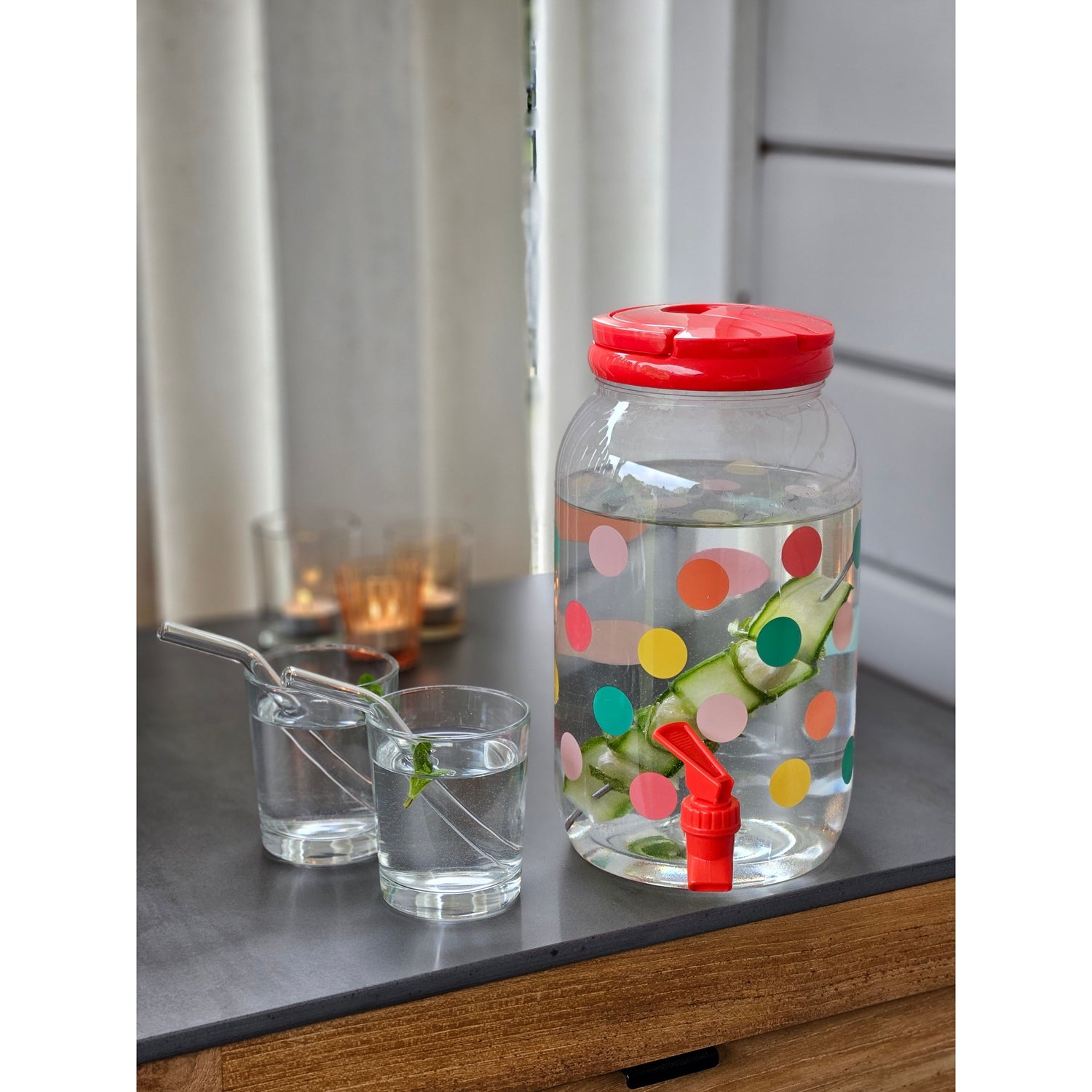 Juice dispenser drinks dispenser with tap 3.75 liters plastic water dispenser colorful dots RED