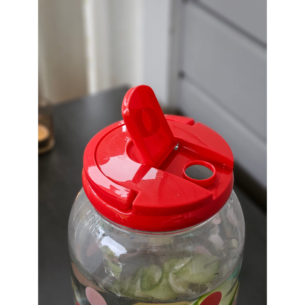Juice dispenser drinks dispenser with tap 3.75 liters plastic water dispenser colorful dots RED