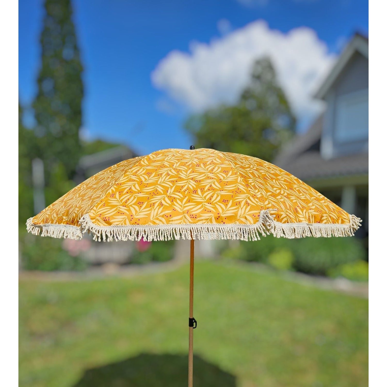 Parasol beach umbrella UV protection with bag fringes yellow Ø 170 cm
