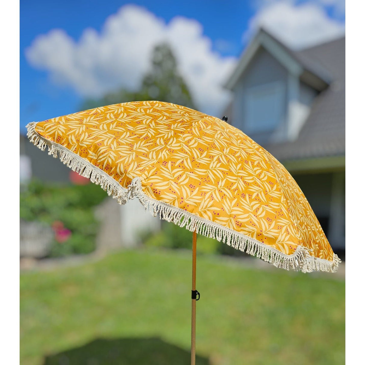 Parasol beach umbrella UV protection with bag fringes yellow Ø 170 cm