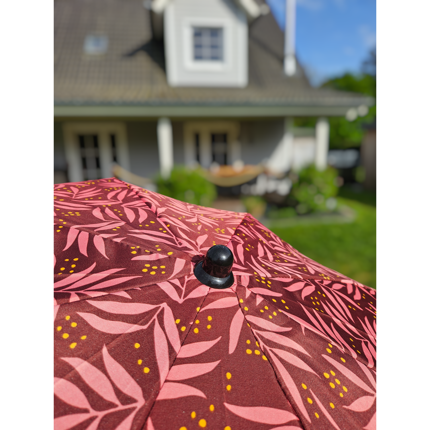 Parasol beach umbrella UV protection with bag fringes red Ø 170 cm