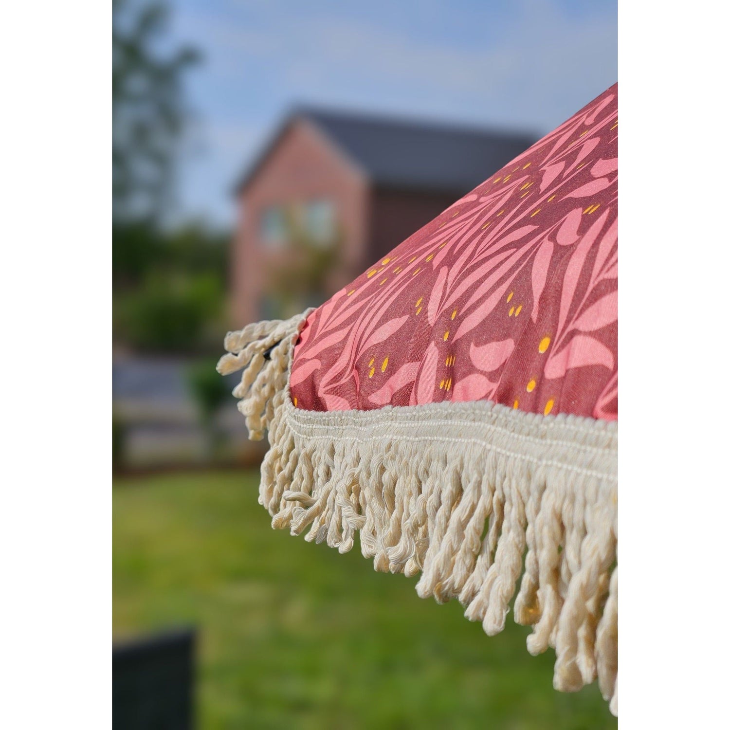 Parasol beach umbrella UV protection with bag fringes red Ø 170 cm