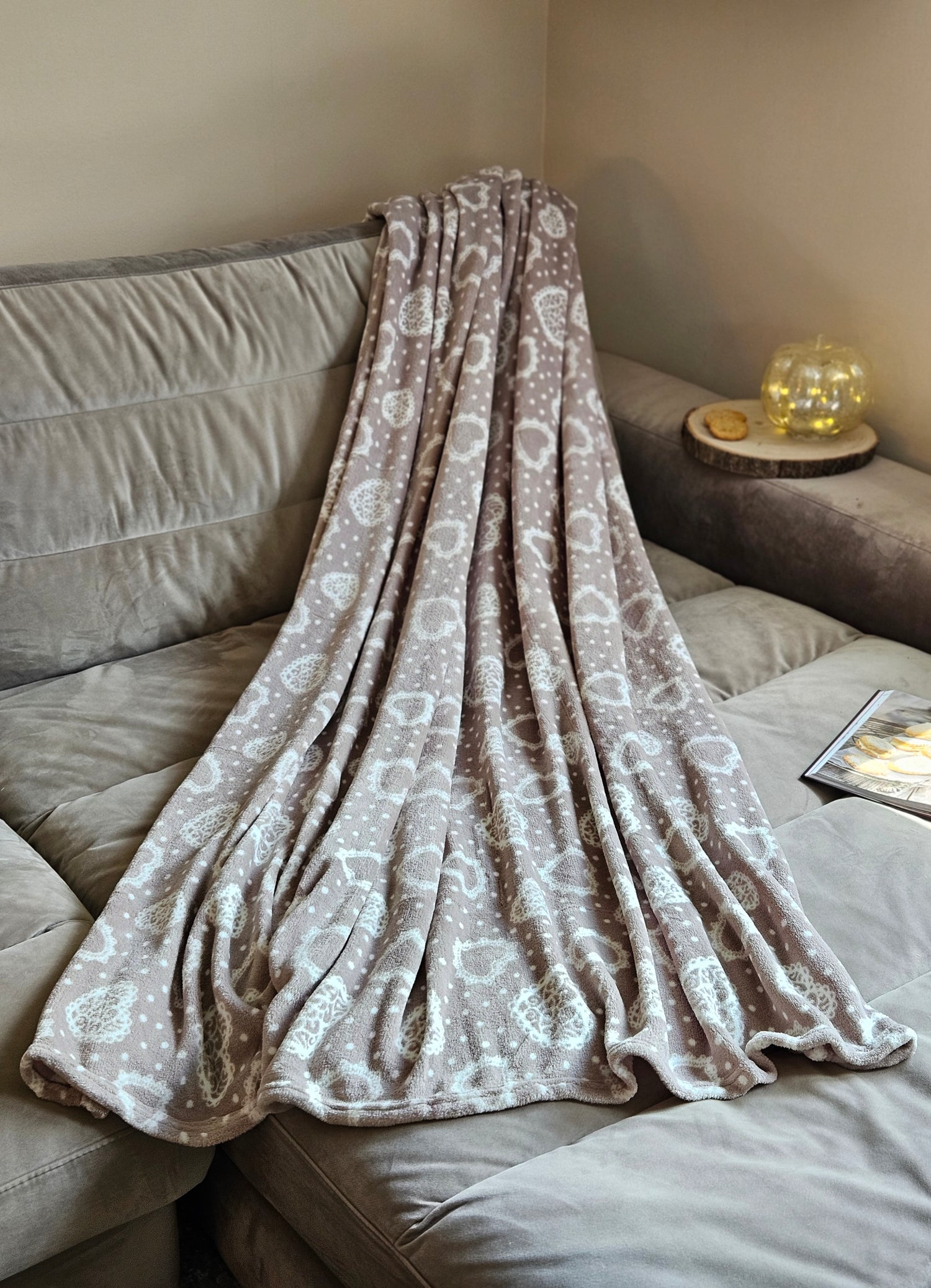 Kuscheldecke Decke Tagesdecke Herz 150x200 cm Creme Grau Beige Rot Wohndecke