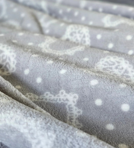 Kuscheldecke Decke Tagesdecke Herz 150x200 cm Creme Grau Beige Rot Wohndecke - Hellgrau - Wohndecke